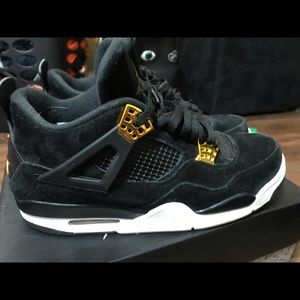 Jordan 4 Royalty